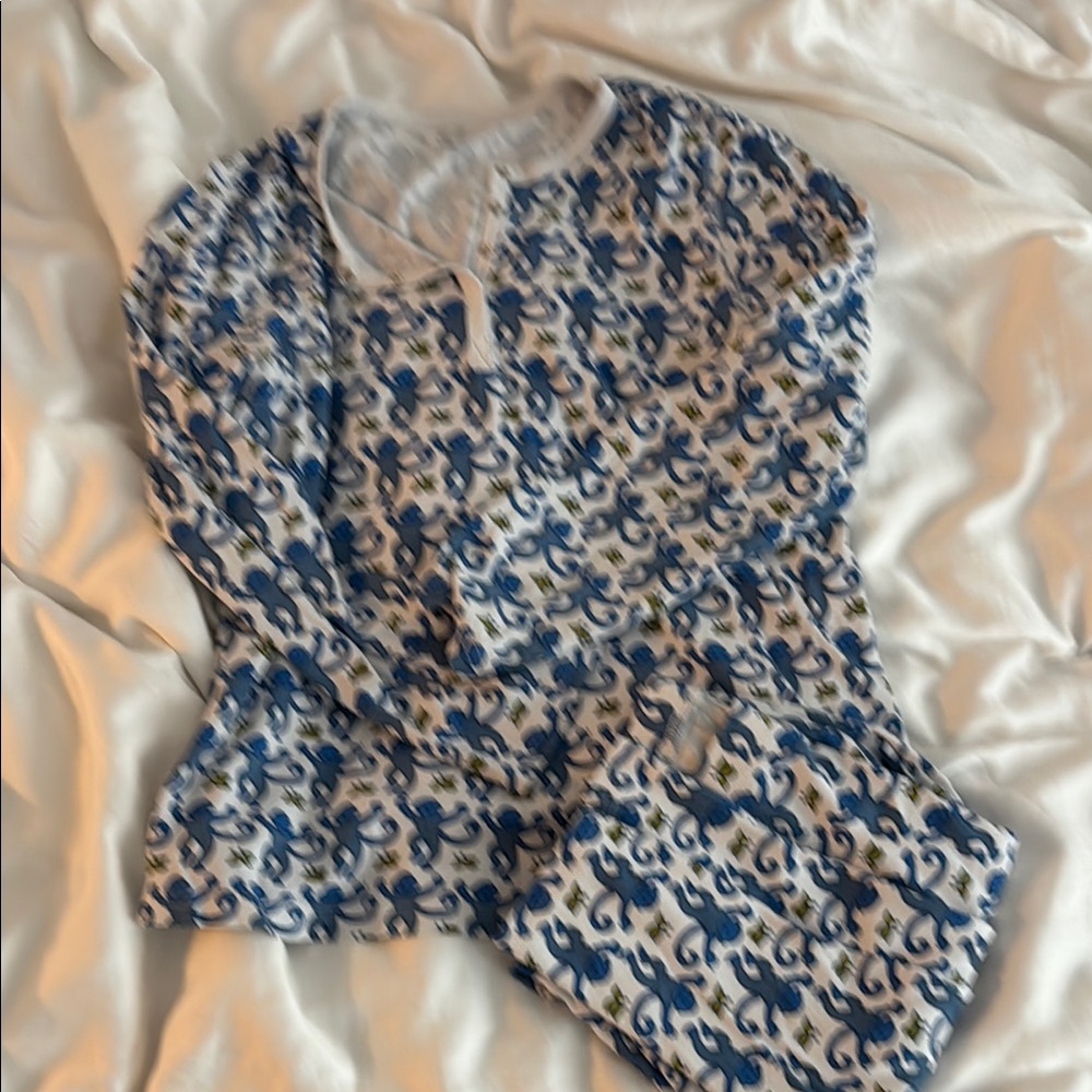 Roller Rabbit Blue and White Monkey Print PJ set Pants and top - Women’s Small
